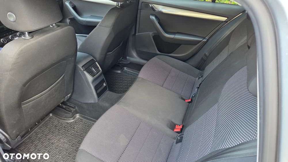 Skoda Octavia 1.6 TDI Edition - 7