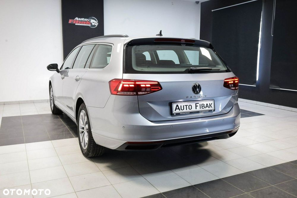 Volkswagen Passat - 9