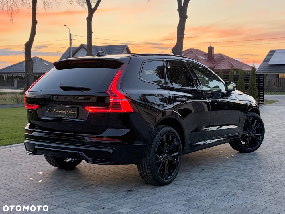 Volvo XC 60 B5 B AWD Plus Black Edition - 4