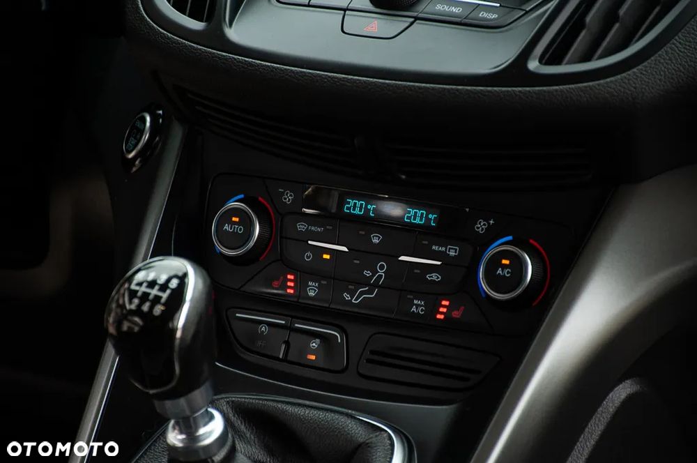 Ford Kuga 1.5 EcoBoost TITANIUM - 29