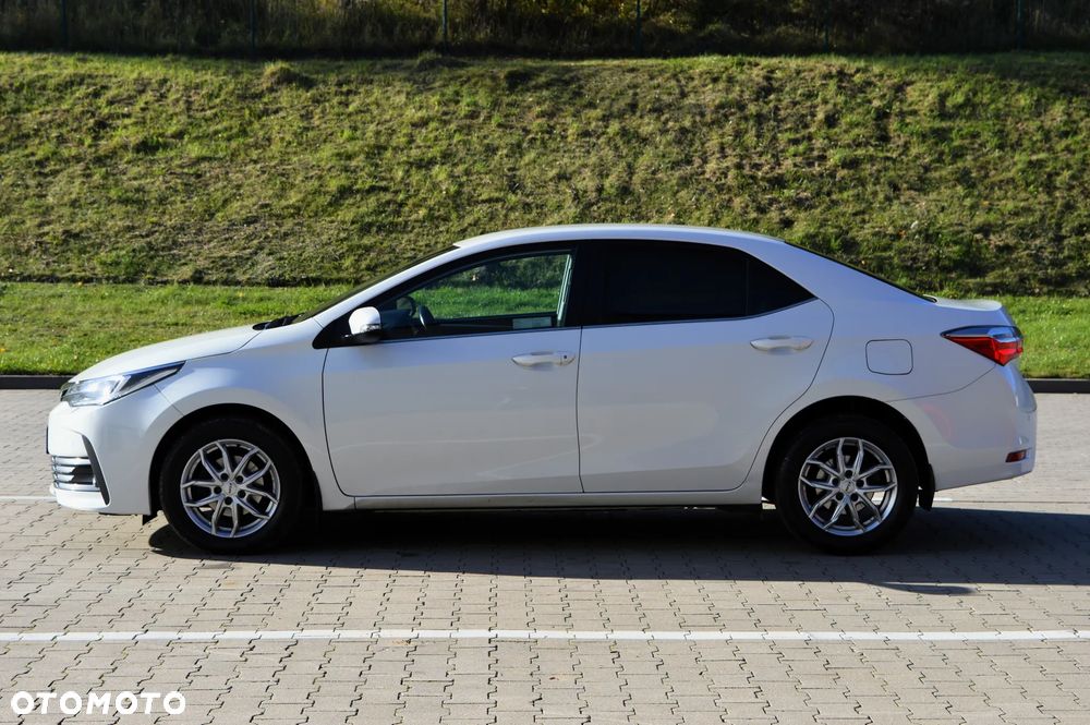 Toyota Corolla 1.6 Prestige MS - 25