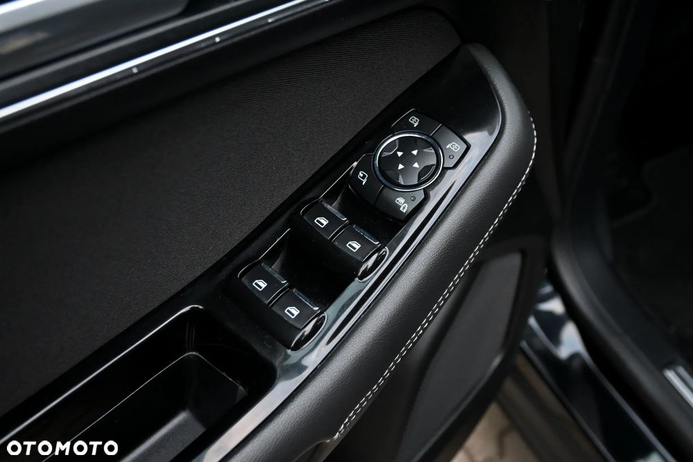Ford S-Max 2.0 TDCi Titanium PowerShift - 36