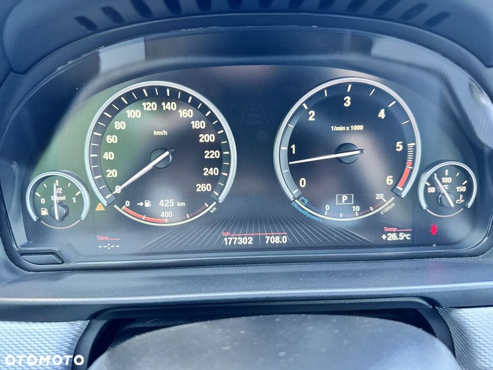 BMW Seria 5 M550d xDrive - 22
