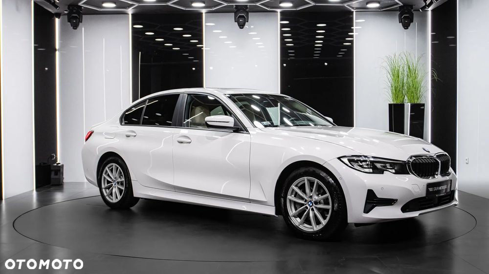 BMW Seria 3 330e Sport - 11