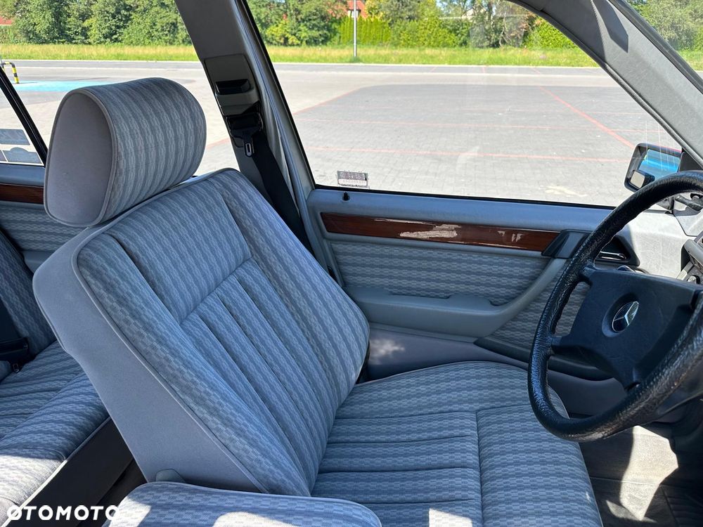 Mercedes-Benz W124 (1984-1993) - 10