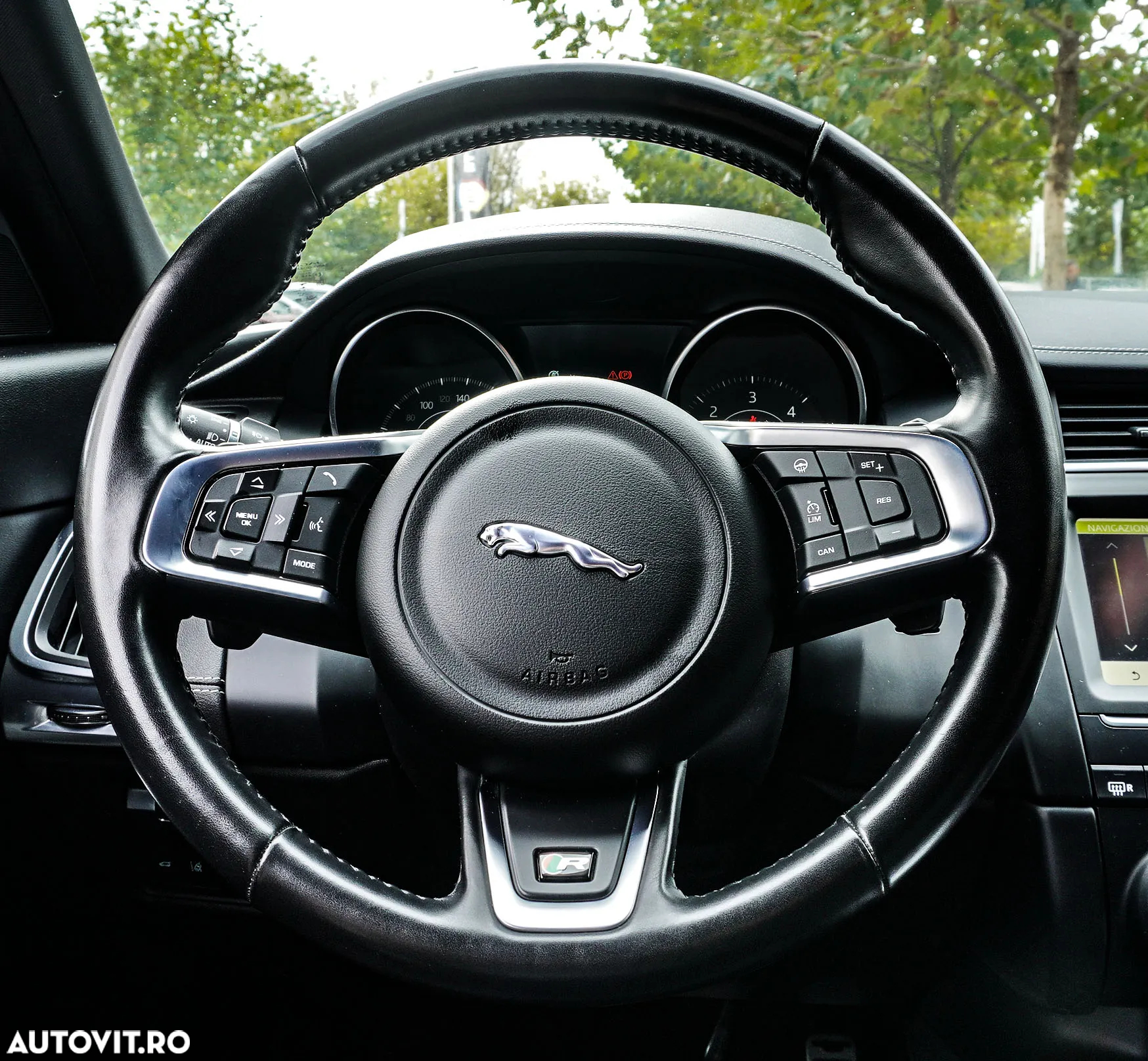 Jaguar E-Pace D240 AWD R-Dynamic S - 19