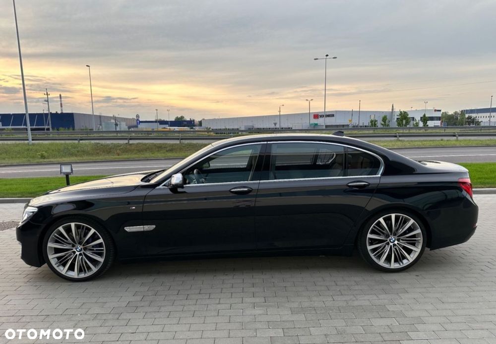 BMW Seria 7 750i L xDrive - 4