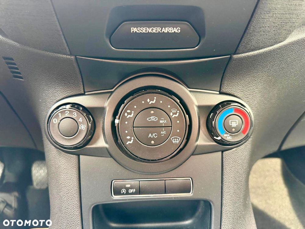 Ford Fiesta 1.0 EcoBoost Champions Edition - 11