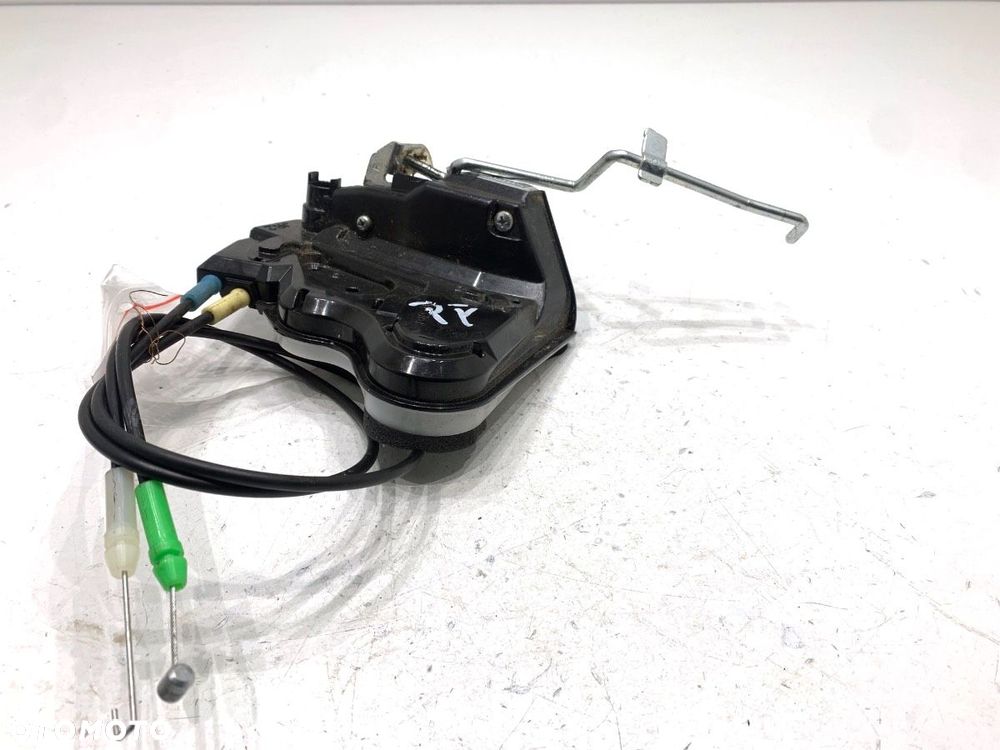 ZAMEK DRZWI PRAWY PRZÓD  SUZUKI IGNIS III (MF) 2016 - 2022 1.2 (ATK412) 66 kW [90 KM] benzyna 2016 - 3