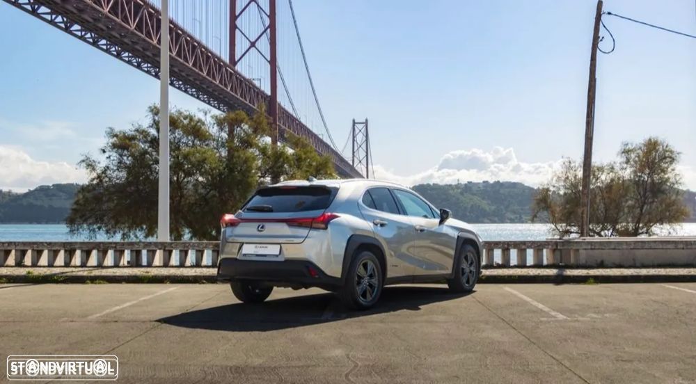 Lexus UX 250h Premium - 10
