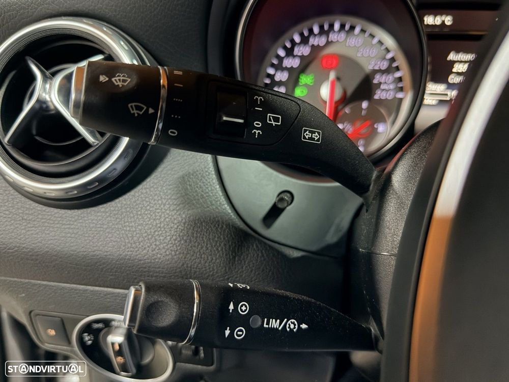 Mercedes-Benz GLA 180 CDI Urban - 15