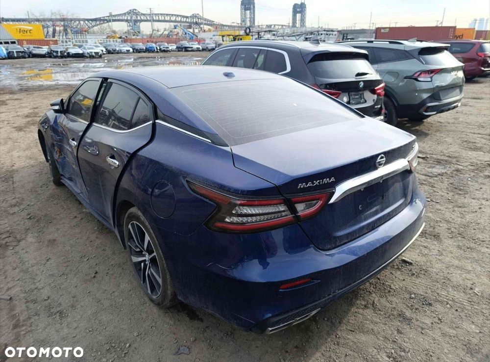 Nissan Maxima - 33