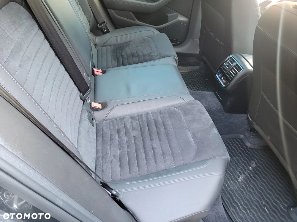 Volkswagen Passat Variant 2.0 TDI SCR DSG Comfortline - 20