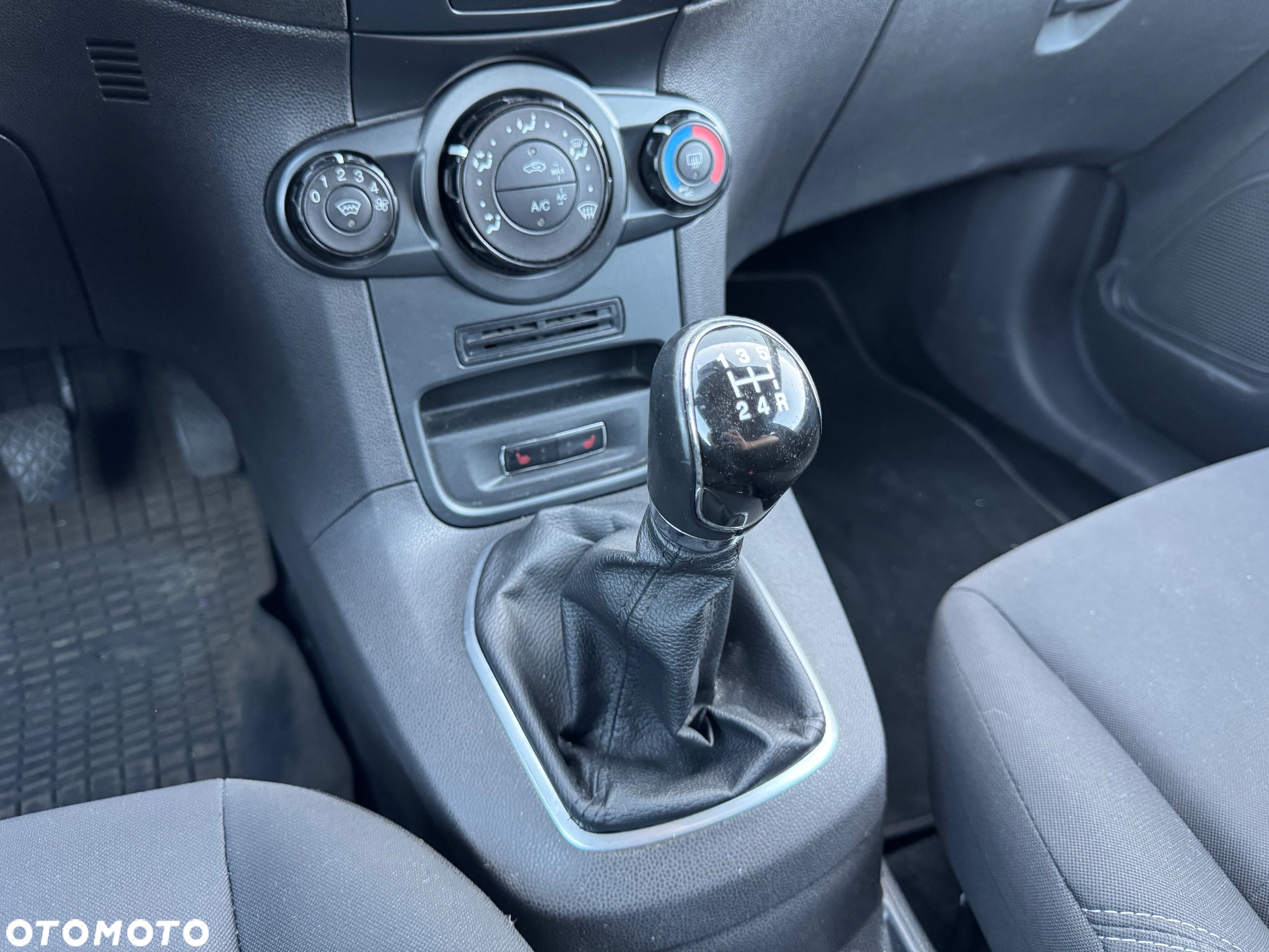 Ford Fiesta 1.25 Celebration - 8