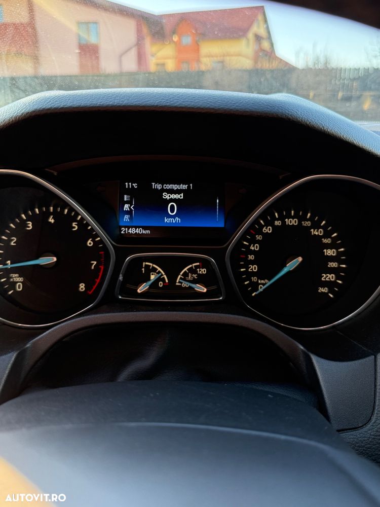 Ford Focus 1.0 EcoBoost Titanium - 8