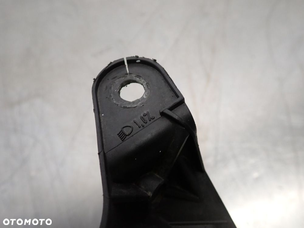 LAMPA PRAWA PRZEDNIA OPEL VECTRA C 2.2 155888-00 - 3