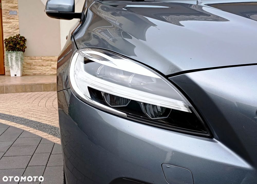 Volvo V40 D2 Momentum - 17