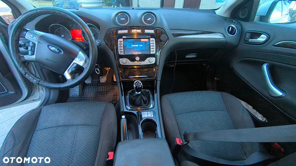 Ford Mondeo 2.0 TDCi Ambiente - 15