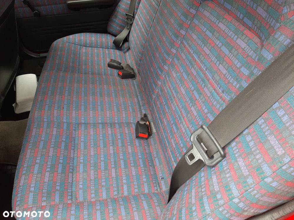 Mazda 323 1.7 D LX - 16