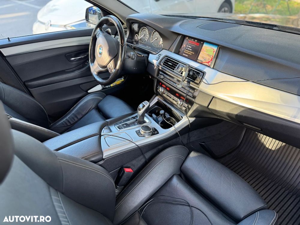 BMW Seria 5 530d xDrive AT - 12