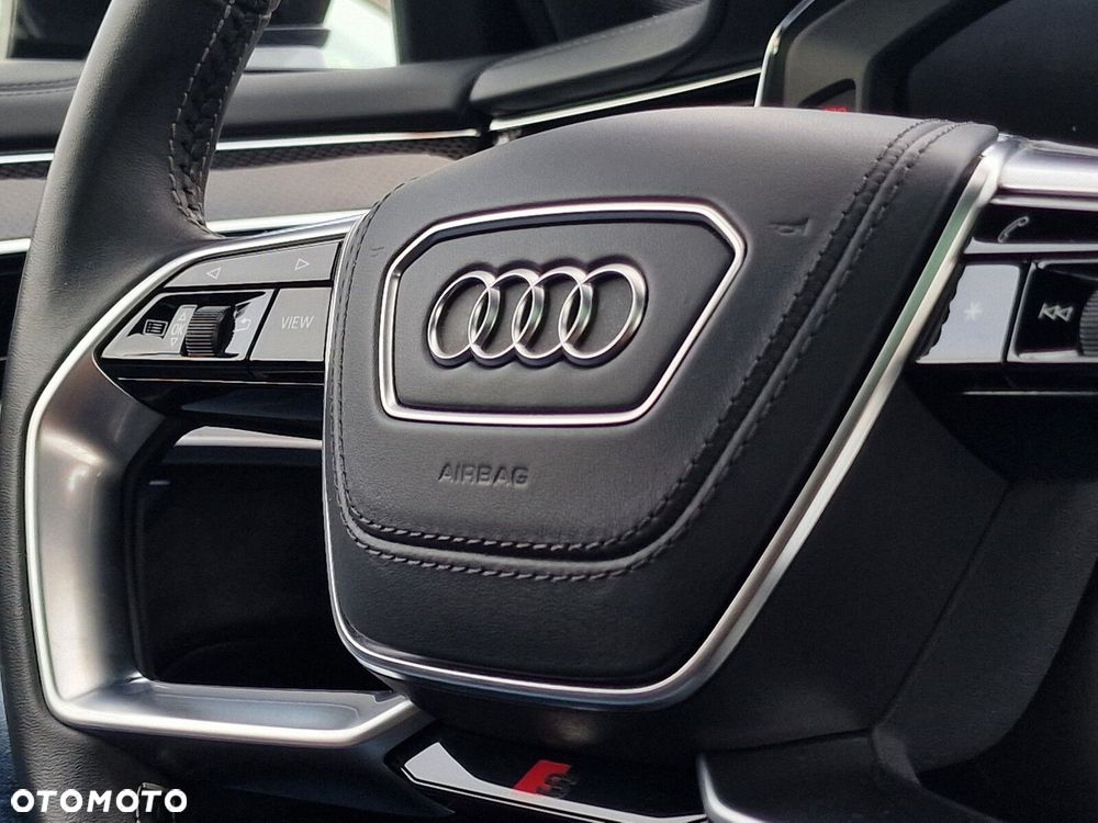 Audi S8 - 34