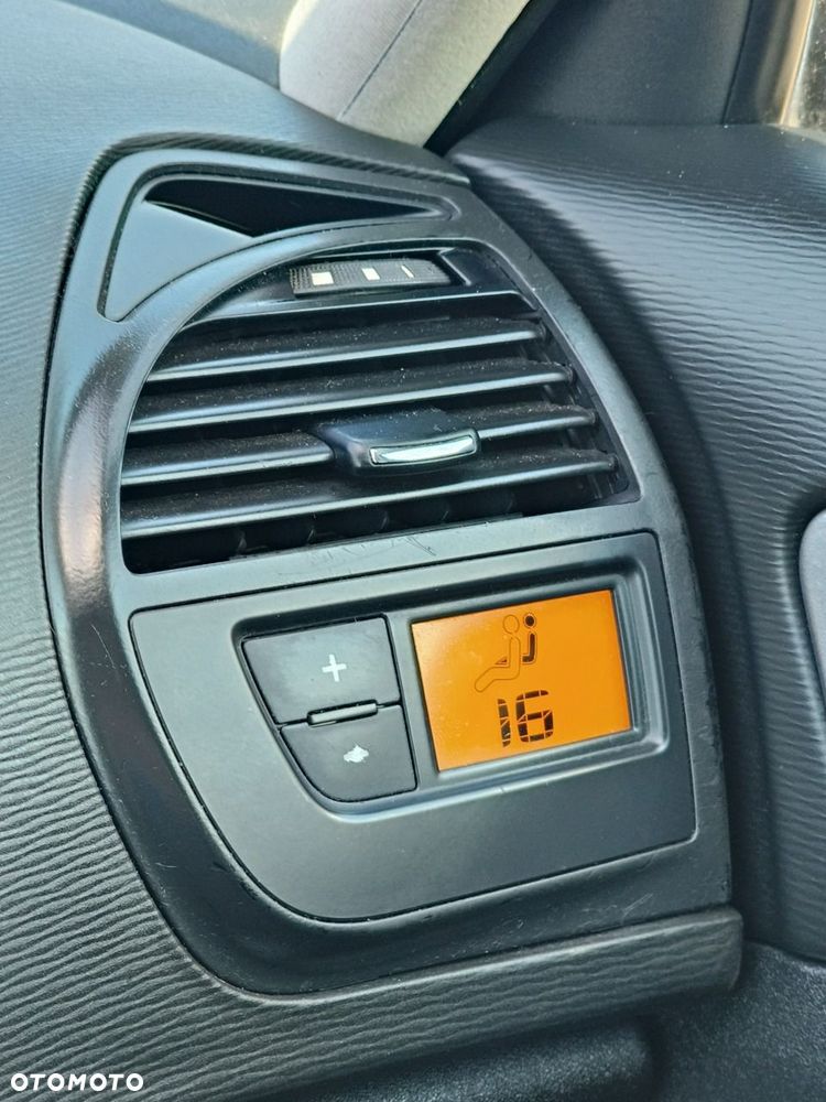Citroën C4 Grand Picasso - 25