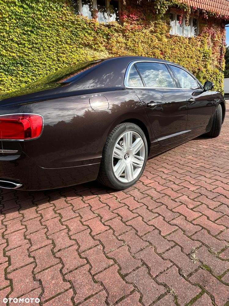 Bentley Flying Spur - 4