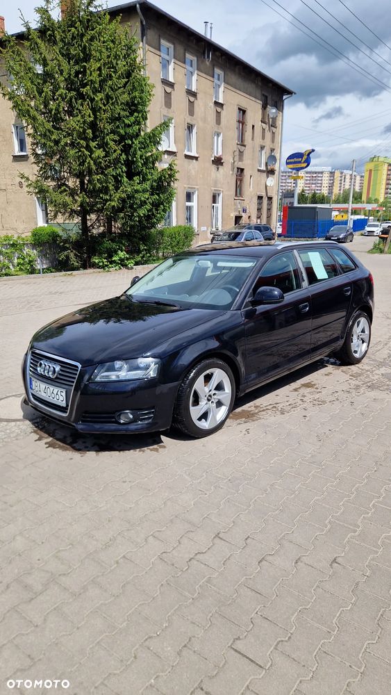 Audi A3 Sportback - 1