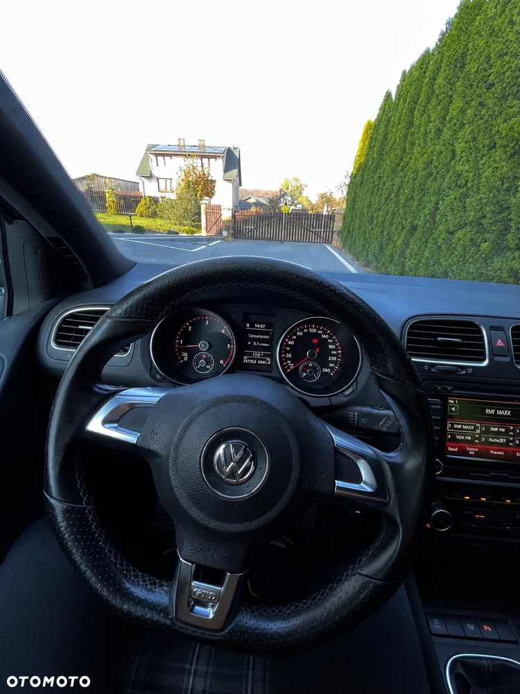 Volkswagen Golf - 10