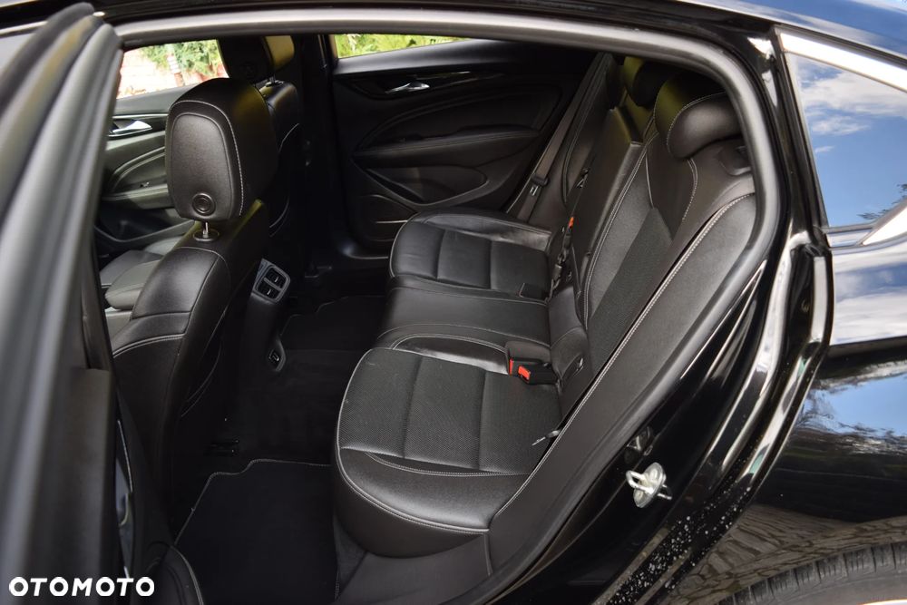 Opel Insignia 2.0 T 4x4 Exclusive S&S - 22