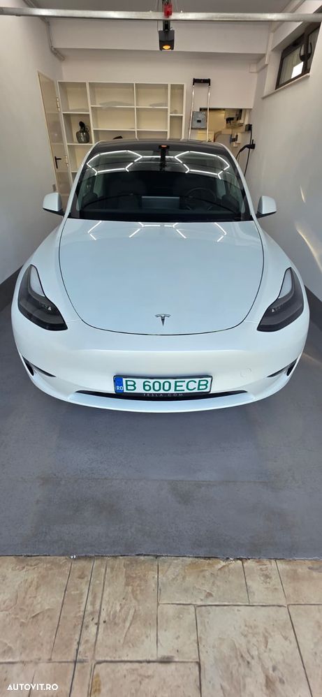 TESLA Model Y 2023 — imagine 37