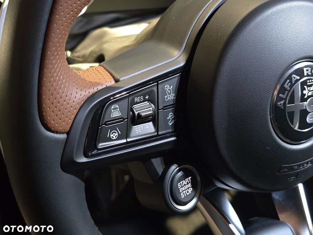 Alfa Romeo Stelvio 2.0 Turbo 16V AT8-Q4 Intensa - 11