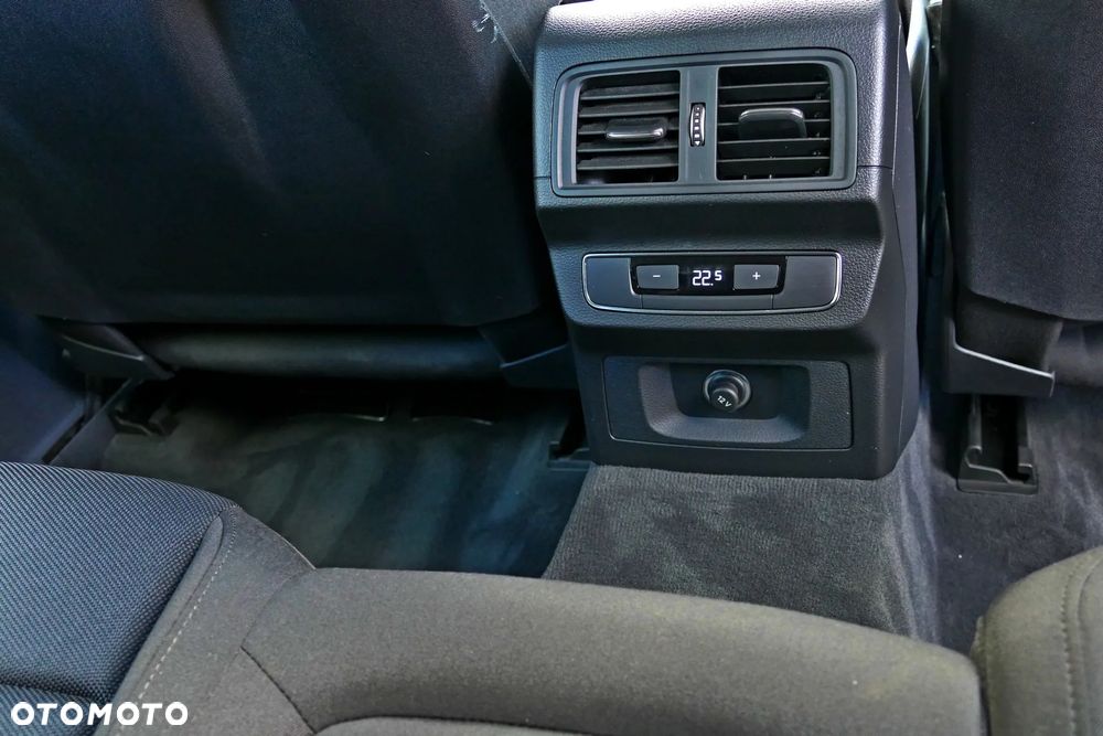 Audi Q5 55 TFSIe quattro S tronic S line - 22