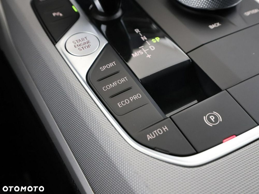 BMW Seria 3 318d MHEV Advantage - 29