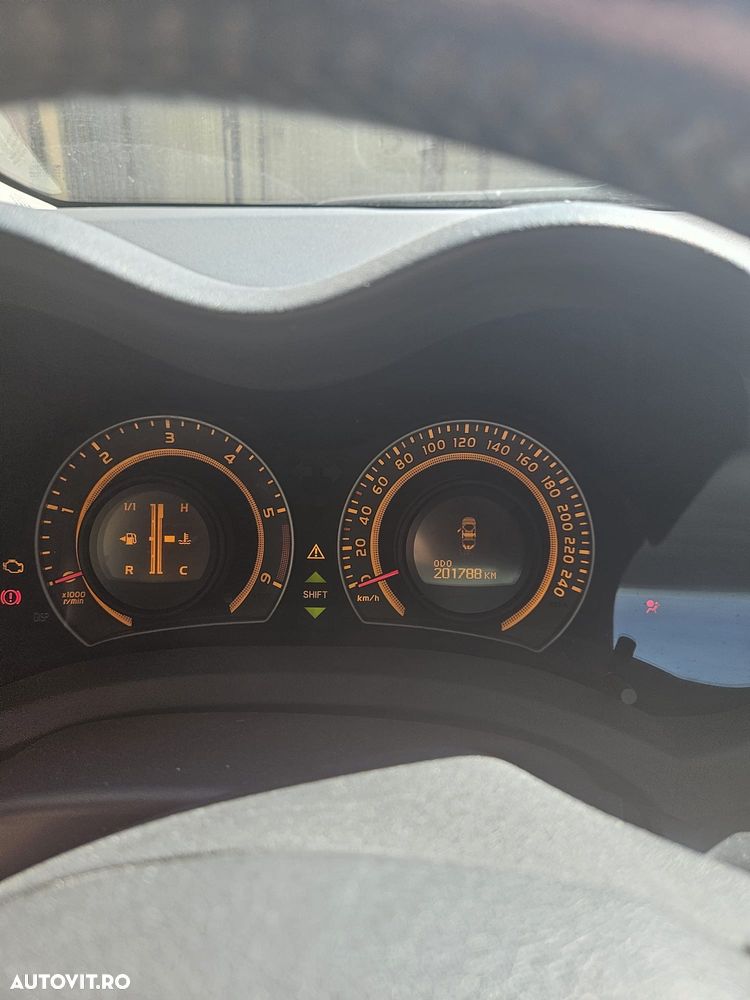Toyota Auris 2.0 D-4D Sol - 4