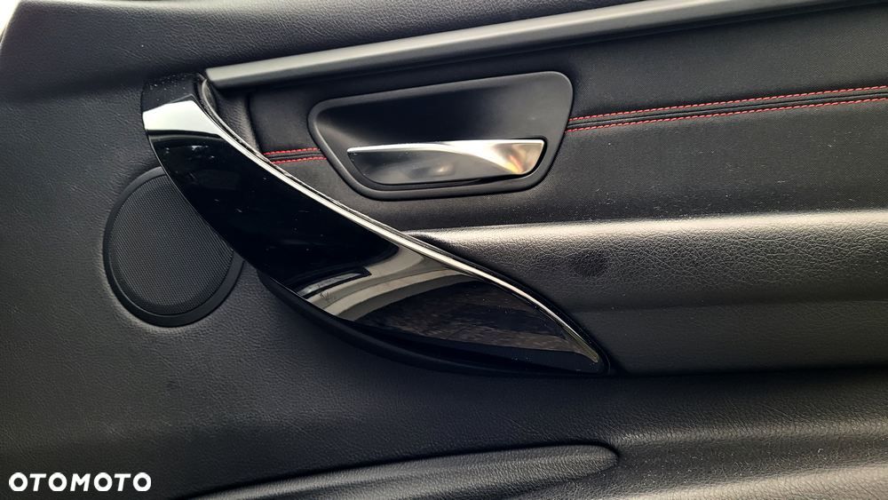 BMW Seria 3 320d Sport Line - 25