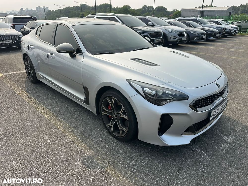 Kia Stinger - 3