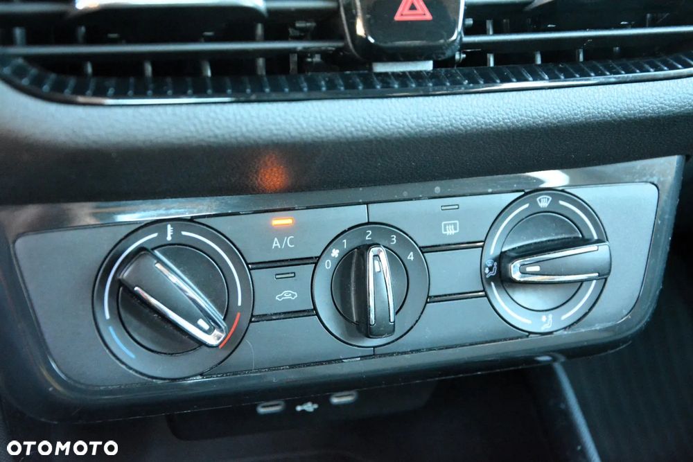 Skoda Fabia 1.0 Ambition - 28