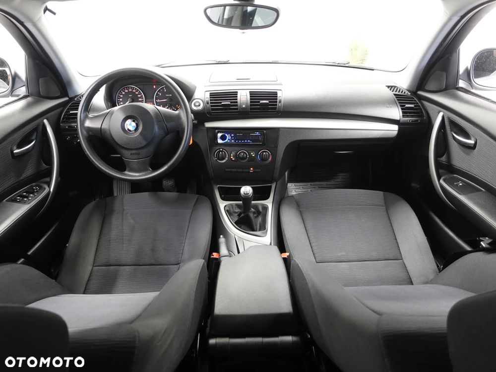 BMW Seria 1 116i - 27