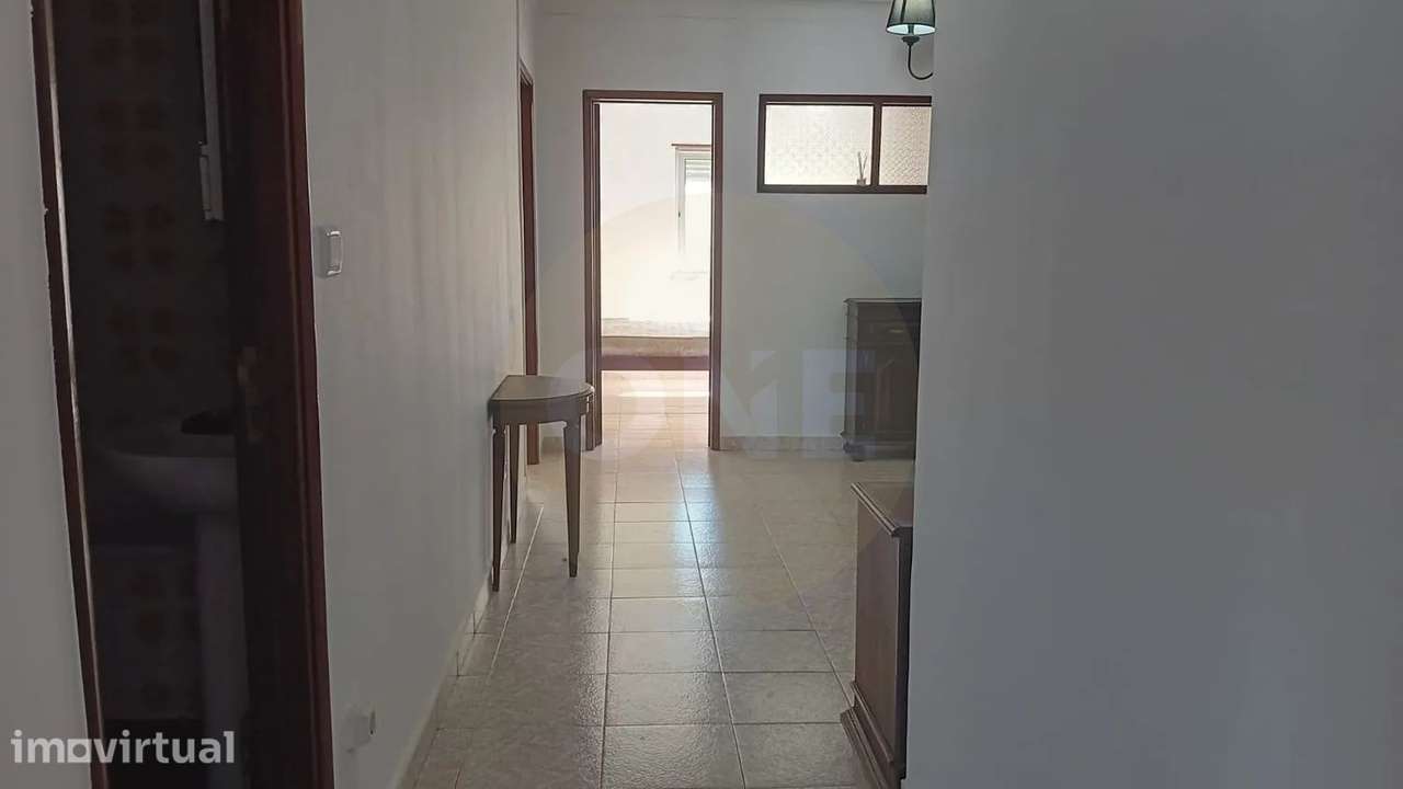 Apartamento T1+1 Remodelado e Pronto a Habitar - Grande imagem: 2/12
