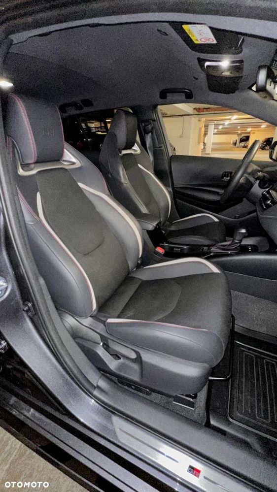 Toyota Corolla 1.8 GR Sport - 17