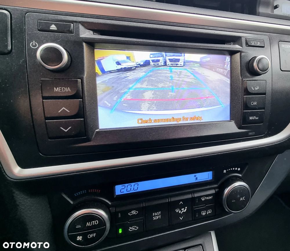 Toyota Auris 1.8 Hybrid Executive - 29