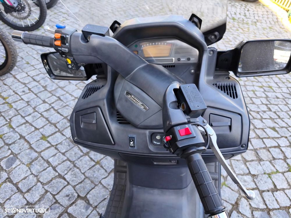 Suzuki Burgman - 4