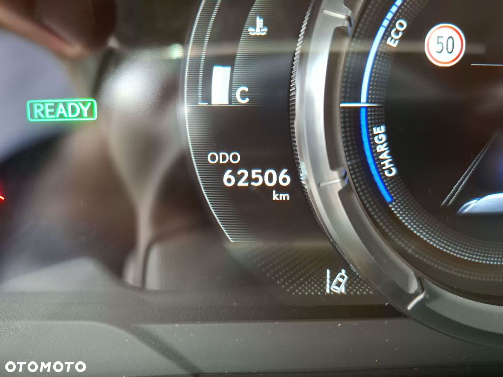 Lexus ES 300h F Sport Edition - 36