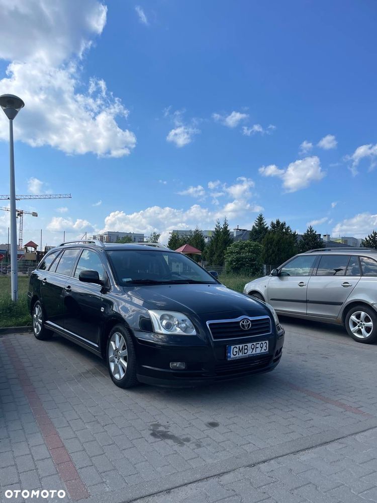 Toyota Avensis - 2