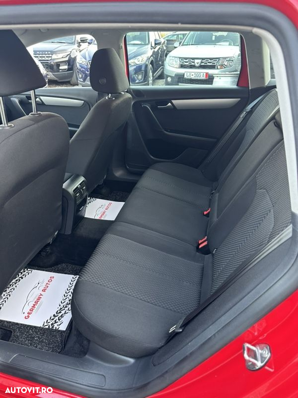 Volkswagen Passat Variant 2.0 TDI BlueMotion Technology DSG Highline - 8