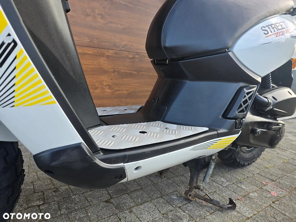 Peugeot Kisbee - 24