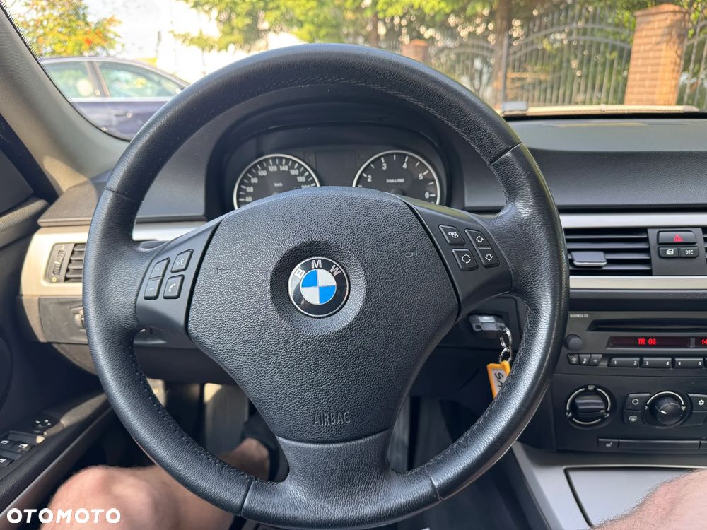BMW Seria 3 320i - 13