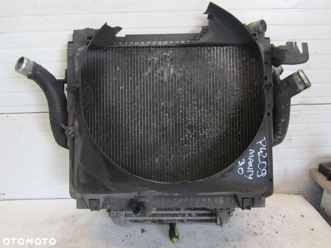 renault maxity 3.0 08r chłodnica wody-intercooler-obudowa wentylatora - 1