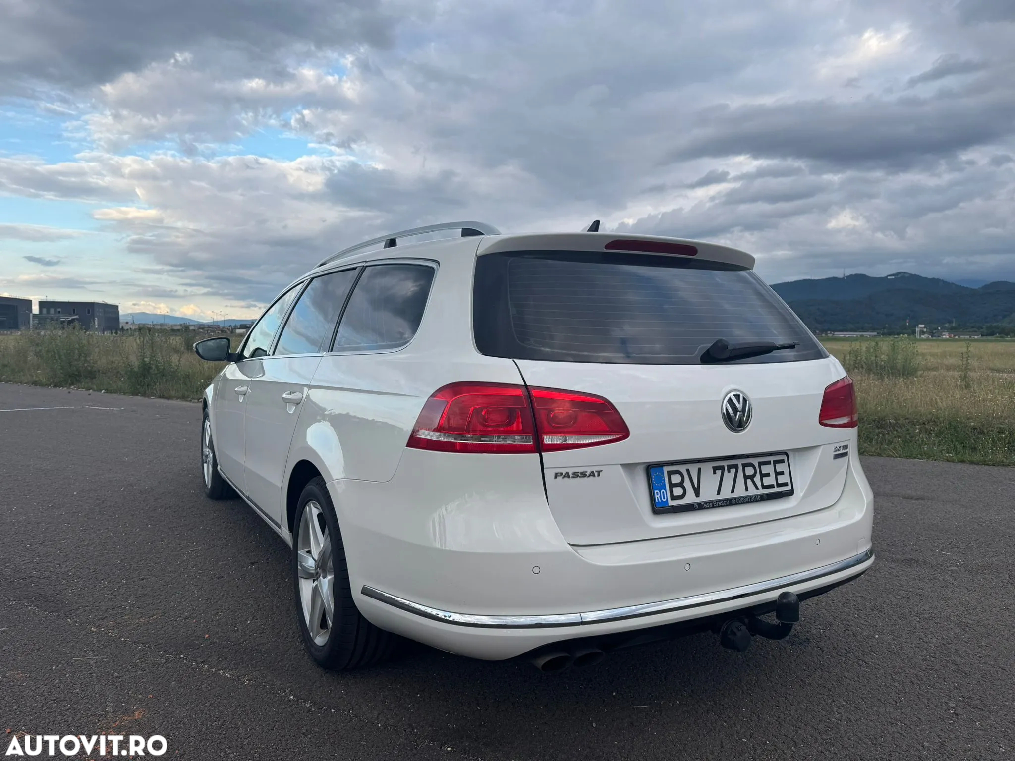 Volkswagen Passat Variant 2.0 TDI BlueMotion Technology DSG Highline - 8